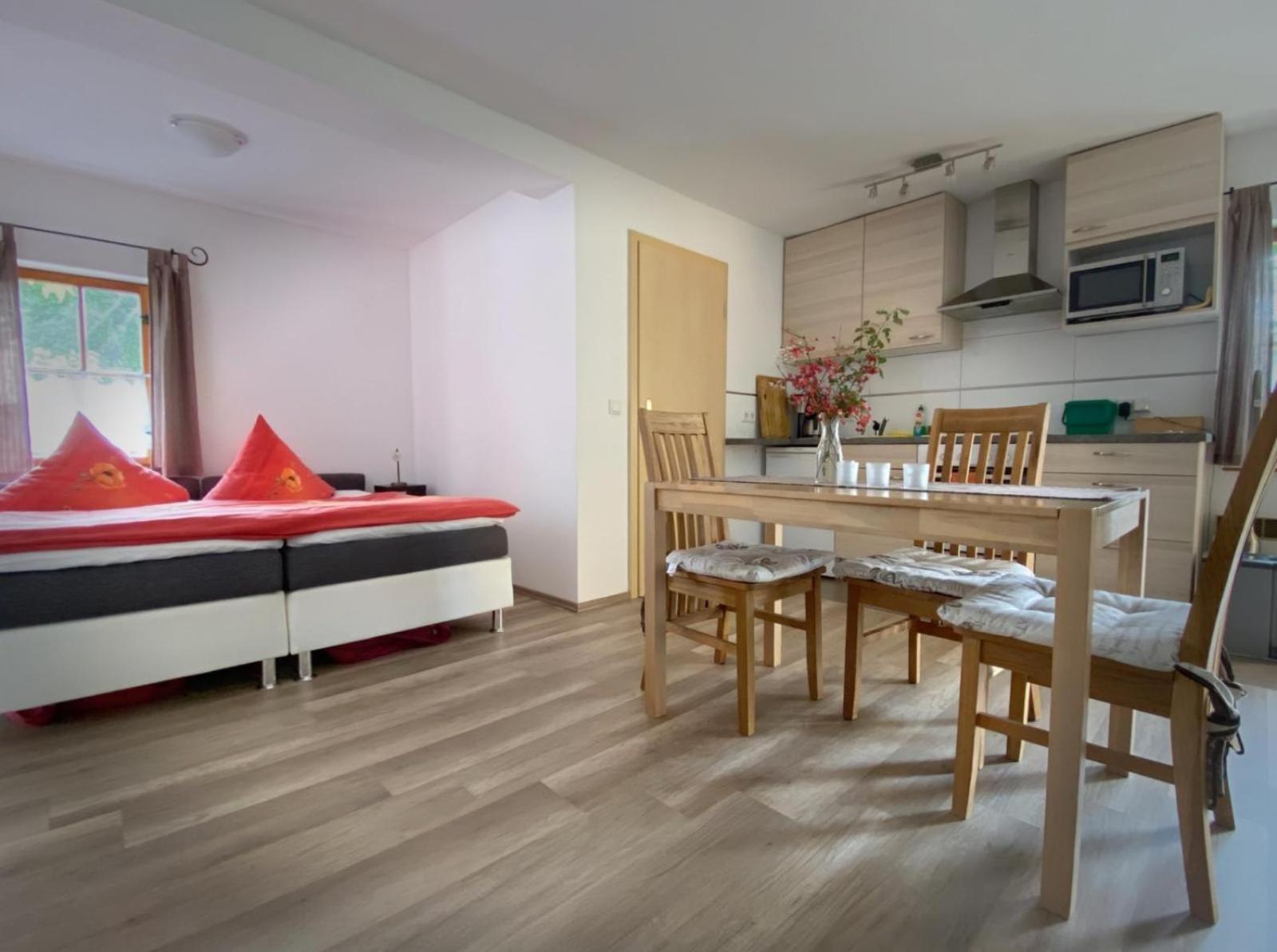 Appartement Doesjes Huis Naumbourg Extérieur photo